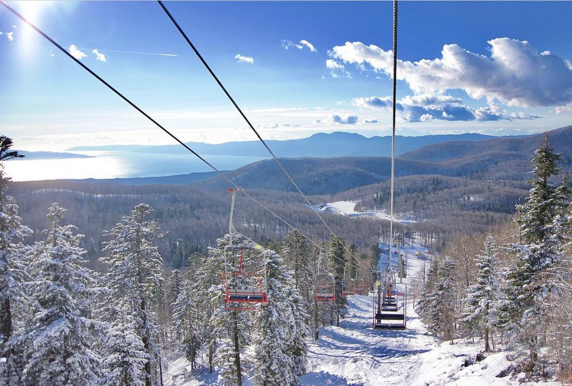 Family And Pet Friendly Zrinski Croatia Apartma